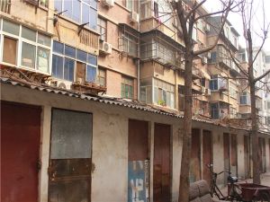 王城公园纱厂路两室中间楼层业主诚心出售