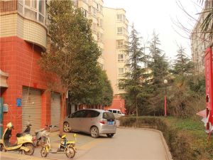 上阳路豪仕家园中间楼层精装修大三室诚心出售