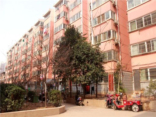 鑫豪小区4室2厅2卫南北朝向2500.00元/月出租