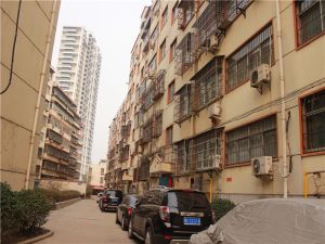 滨河北路顶楼带露台南北通透视野开阔精品四房