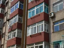 九三,五十五 二楼两室一厅,房主诚心出售,看房方便