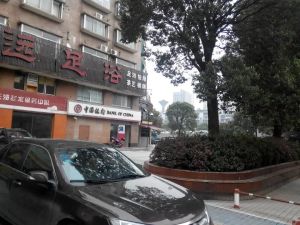 东方之珠4室2厅南
