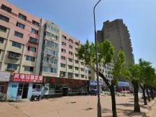 十里岗小区 近通斯泰轻轨站 拎包入住 近公园 看房方便