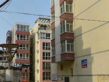 正中旁,子龙庭院多层两室非顶楼