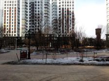 两室明厅,没有大税,精装,交通方便