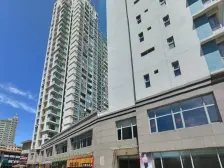 三室精装修的,采光好,出行购物方便。