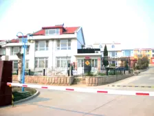 科技村联排别墅,实用面积300平,院子100平,带车库