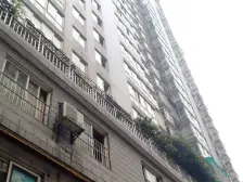 五一广场国金大厦旁 大三房 位置好 适合F近上班人群