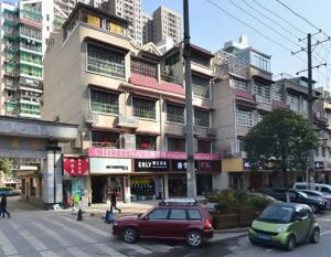 满五唯一,电梯好楼层。沃尔玛商场在旁边