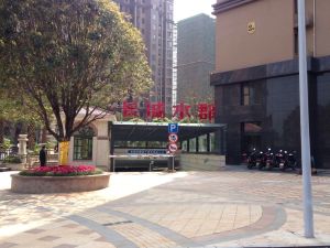 长城水郡门面门头约12米上下两层可做餐饮即各种业态
