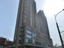 产权清晰。 房龄新 南向两室 精装