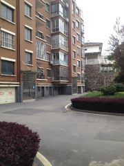 毛坯四房,大平层,诚心出售,价格可谈