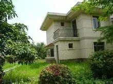 下叠中间位 前后带花园和车位 利用空间大 居住舒适