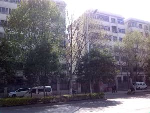 精装南北三居室商品房,中间楼层出门大张和地铁口