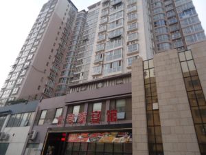 洛浦公园旁牡丹名流会河景房诚心出售