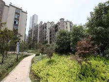 小区环境优美,人文素养高设施齐全,自带地下车库
