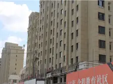 跃层楼上楼下单独开门。楼上和楼下一样。楼上全平顶