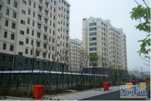 此房适合刚需改善房型方正,风景优美,生活方便