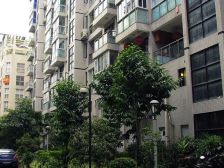 户型方正,端头采光阳光充足,全明结构,公摊面积小。