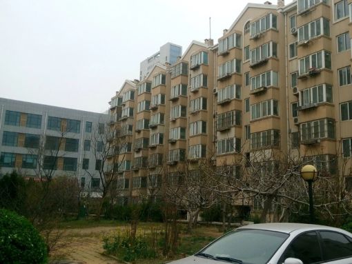 嘉善路小区3室1厅1卫南北朝向2300.00元/月出租