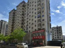 阿尔滨家属楼 三室两卫 中间楼层 得房率高 户型好!