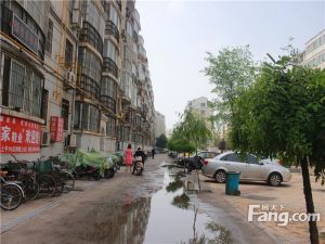 小区比较新,位于的繁华地段位置很优越...