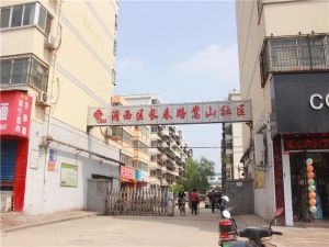 精装两室中间楼层带车位看房方便价格可谈