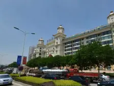 一楼带花园 闹中取静 一梯两户 南北通透 产权清晰