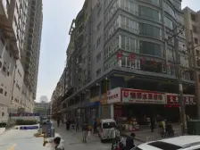 此房子是2014年的高层 主干道 地铁和公交在楼下面