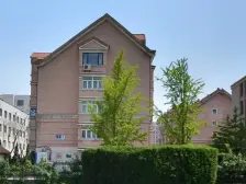 炮台山公园旁 精装修 三室两厅 好楼层 拎包入住