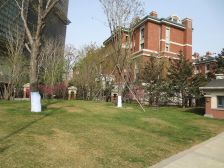 一楼带200m花园带地下使用空间大诚心卖