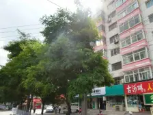 民勤街三十五 四室两厅有电梯 价格可谈 随时看房