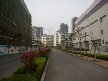 小区位于香江路主商圈,地理位置优越,生活交通便利