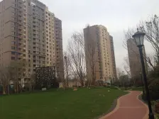 南北通透,东打头三居室,环境优美,密度低,绿化好