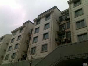6号线西黄村地铁口,正规两居室,不临街很安静