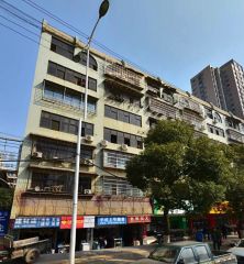 7号线500米拎包入住装修保养好实际爬5层楼