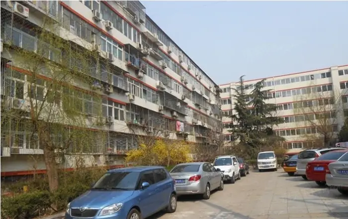 西革新里110号院