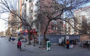 里仁街1号院东北向两居室,看房方便,诚心出售
