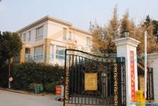 独栋别墅带大院子450平,得房率高,院子很漂亮