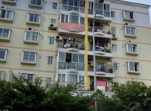 华新商厦小区3室2厅东