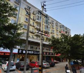 华新商厦小区3室2厅东南