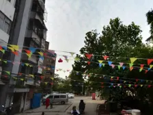 位置优越,交通便利,环境优雅舒适。