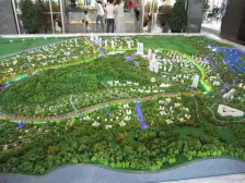 婚房新装修,南北通透带电梯环境好。