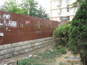 敞亮正规三居室,南北通透,落地窗。地铁1.3公里近。