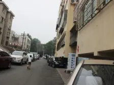 精装修打头房,低楼层框架房三居室,免费停车封闭管理