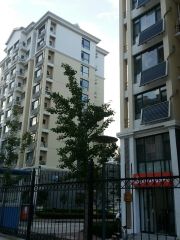 西山颐苑 电梯房 房龄新 出门早市 生活方便
