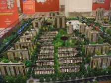 来看!满五唯一,洋房1楼带南、北两个院子,精装!