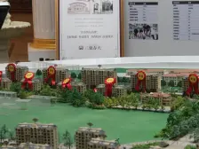 三鼎春天中间位置三室两卫 得房率高 电梯入户 急售