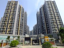 小区中间位置 看房方便 公摊小 简单装修