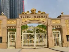 此价格包含2个车位 东港377平大平层 精装修一线看海